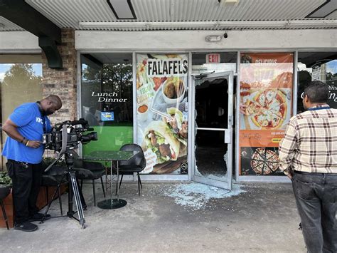 School in central Israel and a restaurant in Tel Aviv damaged by .